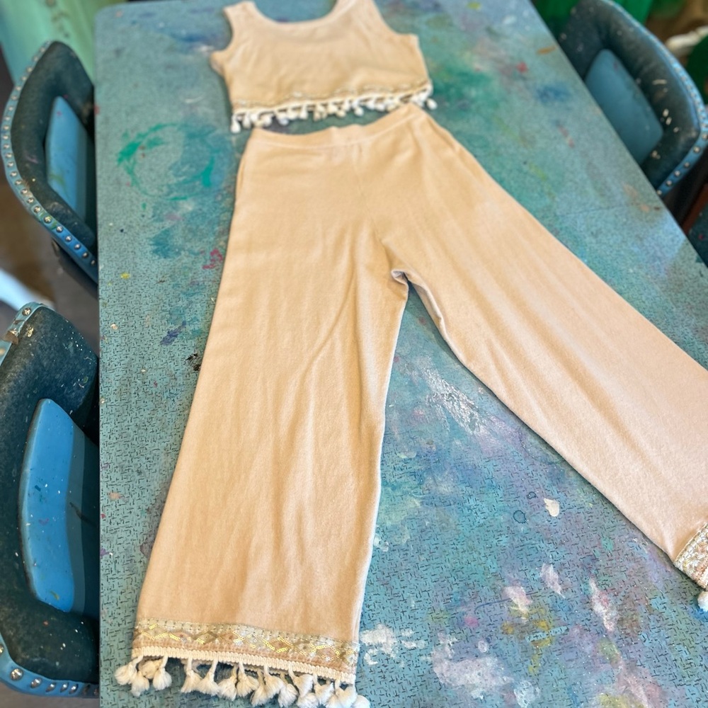 Soft Neutral Tassel Set - Picture 10 of 16
